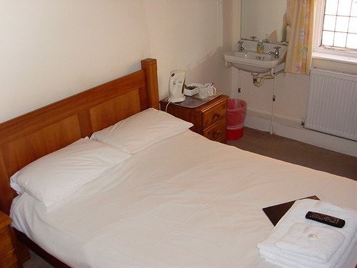 The George Hotel Ашфорд Екстериор снимка
